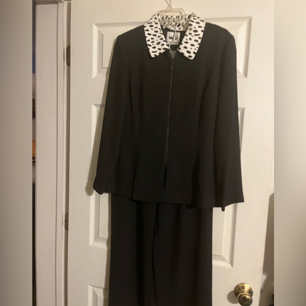 Leslie Fay Black  Pantsuit